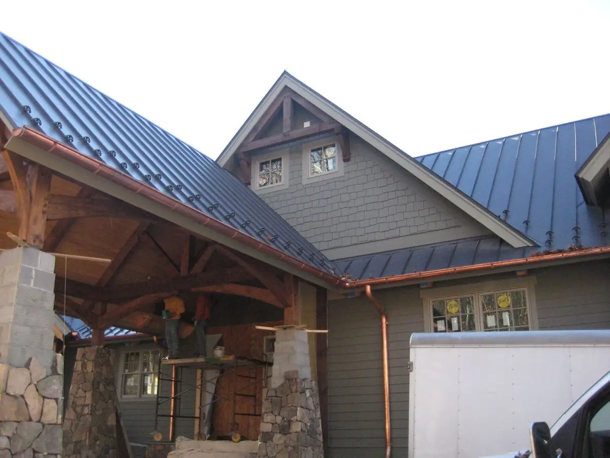 Craftsman Roofing team delivering quality roofing work in Crocketts